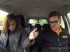Fake-Fahrschullehrer Fickt Seine Schülerin Durch Fake-Fahrschullehrer Fickt Seine Schülerin Durch